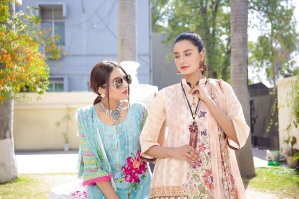 2 gorgeous girls wearing desi dresses garden fashion photoshoot 658768 247 scaled