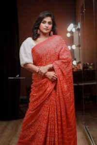 blouse designs for red sarees